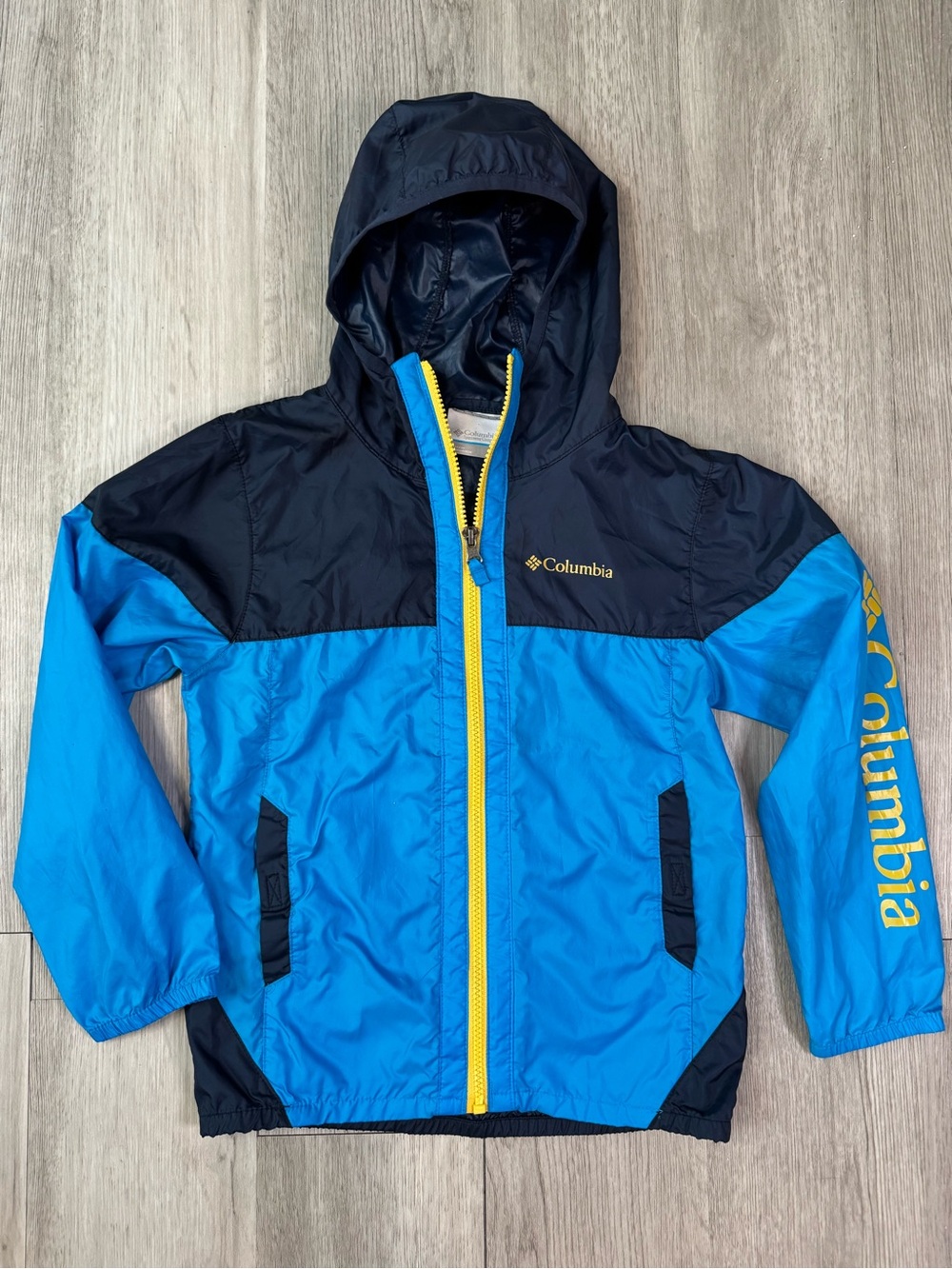 Columbia Boys Blue And Yellow Packable Rain Jacket Cloat Full Zip Size Small 8